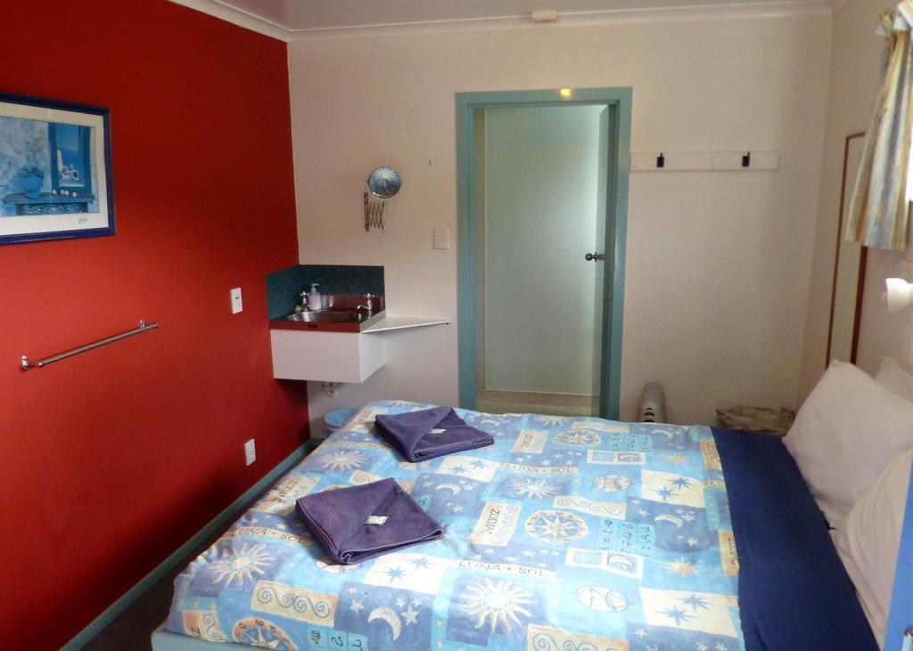 Sequoia Lodge Backpackers Picton Bagian luar foto