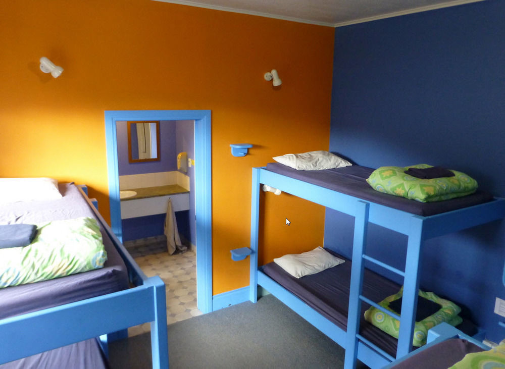 Sequoia Lodge Backpackers Picton Bagian luar foto