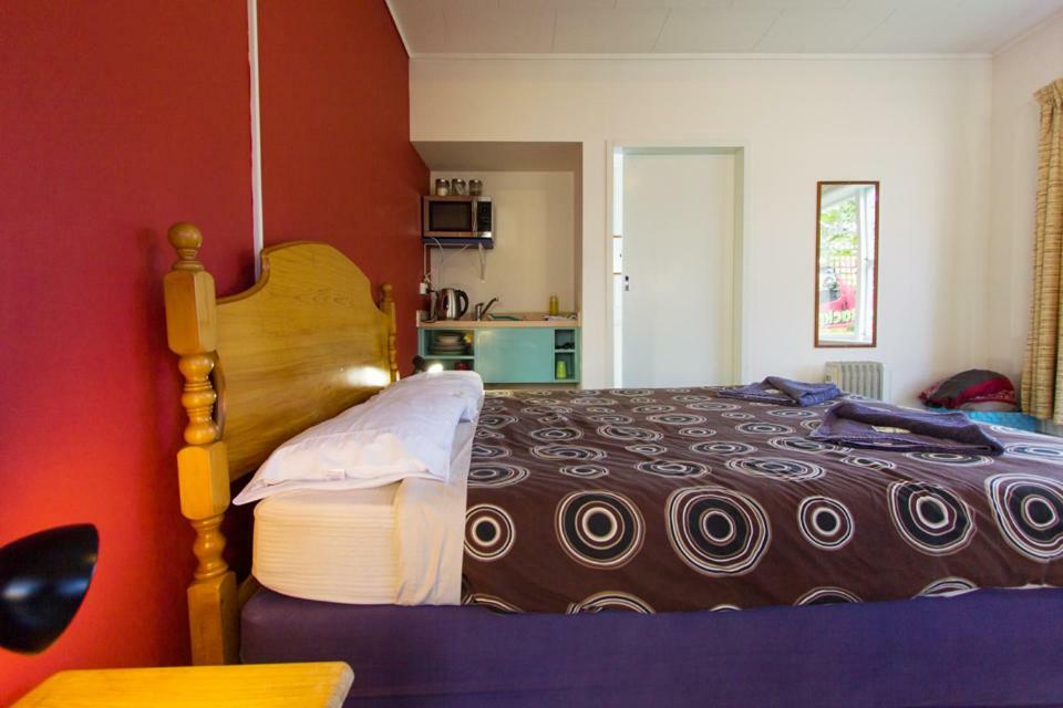 Sequoia Lodge Backpackers Picton Bagian luar foto