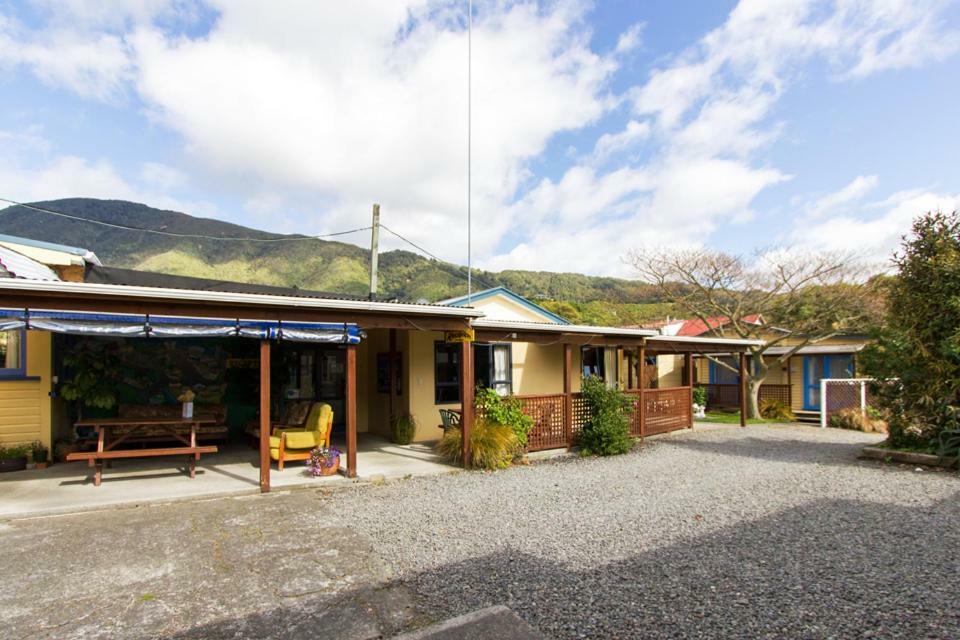 Sequoia Lodge Backpackers Picton Bagian luar foto