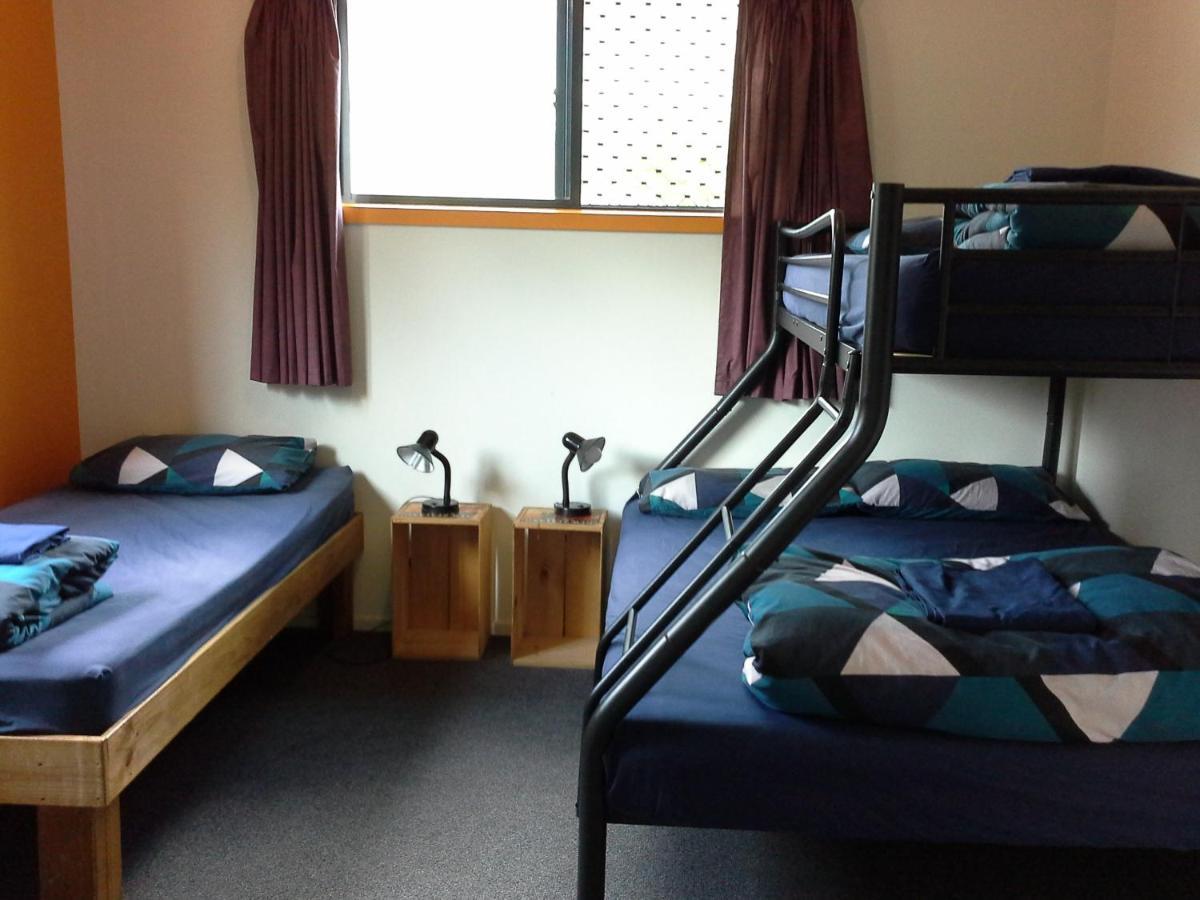 Sequoia Lodge Backpackers Picton Bagian luar foto